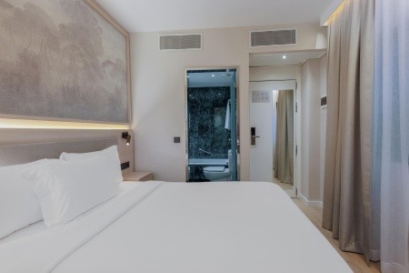 Španielsko Barcelona Vilamari 13 dňový pobyt Raňajky Letecky Letisko: Praha October 2025 (31/10/25-12/11/25)