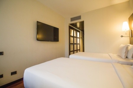 Španielsko Barcelona Vilamari 13 dňový pobyt Raňajky Letecky Letisko: Praha October 2025 (31/10/25-12/11/25)