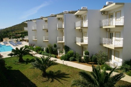 Chrissy's Paradise - 29