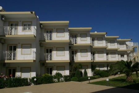 Chrissy's Paradise - 30