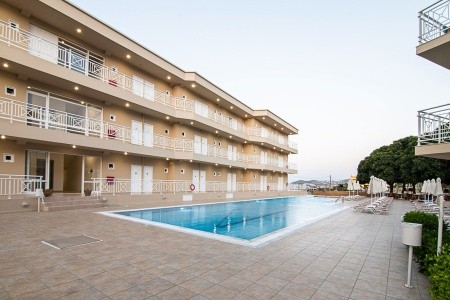 Chrissy's Paradise - 41