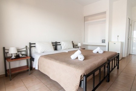 Chrissy's Paradise - 44