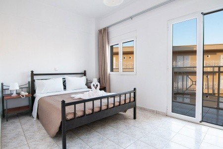 Chrissy's Paradise - 45