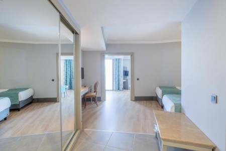 Side Crown Palace - 73