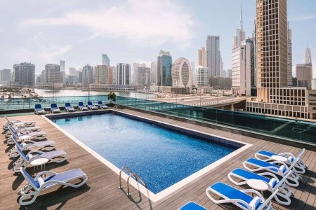 Radisson Blu Hotel, Dubai Canal View