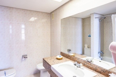 Kanárske ostrovy Tenerife Blue Sea Puerto Resort 4 dňový pobyt Polpenzia Letecky Letisko: Budapešť May 2026 (30/05/26- 2/06/26)