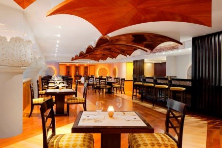 Spojené arabské emiráty Dubaj Sheraton Jumeirah Beach Resort & Towers 10 dňový pobyt Plná penzia Letecky Letisko: Praha March 2026 (21/03/26-30/03/26)