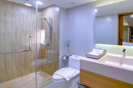 Thajsko Phuket Phuket Graceland 15 dňový pobyt Raňajky Letecky Letisko: Praha February 2026 (13/02/26-27/02/26)