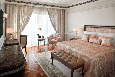 Spojené arabské emiráty Dubaj Palazzo Versace Dubai 8 dňový pobyt Polpenzia Letecky Letisko: Praha September 2025 ( 3/09/25-10/09/25)