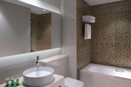 Spojené arabské emiráty Dubaj Hyatt Place Dubai Jumeirah 9 dňový pobyt Raňajky Letecky Letisko: Praha May 2026 ( 5/05/26-13/05/26)