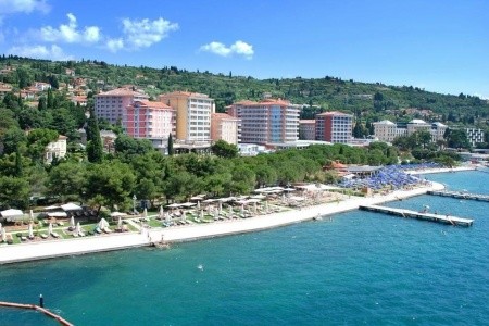 Socializing Hotel Mirna