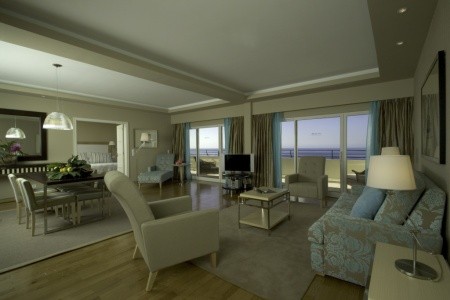 Madeira Funchal Pestana Carlton Madeira Premium Ocean Resort 8 dňový pobyt Raňajky Letecky Letisko: Viedeň March 2026 ( 6/03/26-13/03/26)