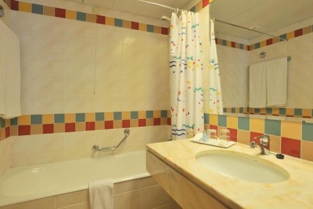 Madeira Funchal Pestana Ocean Bay 8 dňový pobyt All Inclusive Letecky Letisko: Budapešť March 2026 ( 5/03/26-12/03/26)