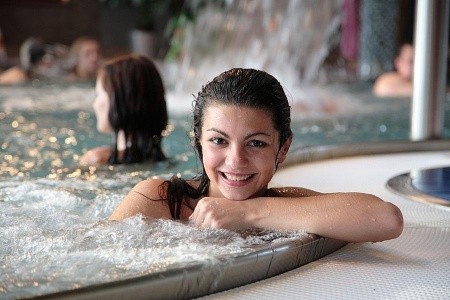 Slovensko Liptov Bešeňová 6 dňový pobyt Raňajky Vlastná April 2026 (17/04/26-22/04/26)