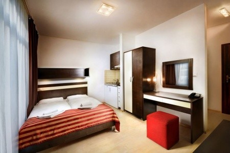 Slovensko Liptov Bešeňová 6 dňový pobyt Raňajky Vlastná April 2026 (17/04/26-22/04/26)