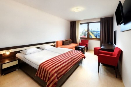 Slovensko Liptov Bešeňová 6 dňový pobyt Raňajky Vlastná April 2026 (17/04/26-22/04/26)