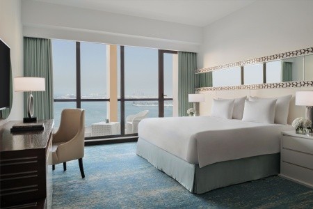 Spojené arabské emiráty Dubaj Ja Ocean View Hotel Jumeirah Beach 8 dňový pobyt Raňajky Letecky Letisko: Praha June 2026 ( 3/06/26-10/06/26)