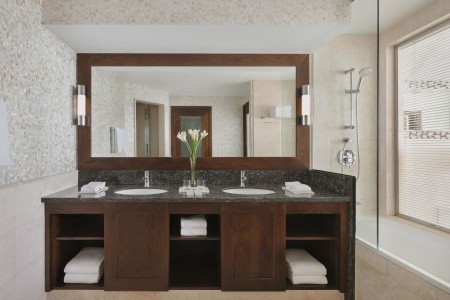 Spojené arabské emiráty Dubaj Ja Ocean View Hotel Jumeirah Beach 8 dňový pobyt Raňajky Letecky Letisko: Praha June 2026 ( 3/06/26-10/06/26)