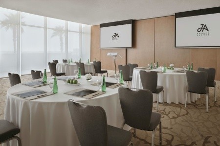 Spojené arabské emiráty Dubaj Ja The Resort - Ja Lake View Hotel 9 dňový pobyt Polpenzia Letecky Letisko: Bratislava February 2026 ( 5/02/26-13/02/26)