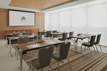 Spojené arabské emiráty Dubaj Ja The Resort - Ja Lake View Hotel 9 dňový pobyt Polpenzia Letecky Letisko: Bratislava February 2026 ( 5/02/26-13/02/26)