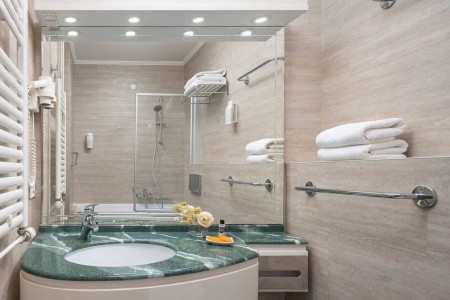 Chorvátsko Makarská riviéra Meteor 8 dňový pobyt Polpenzia Vlastná June 2026 (17/06/26-24/06/26)