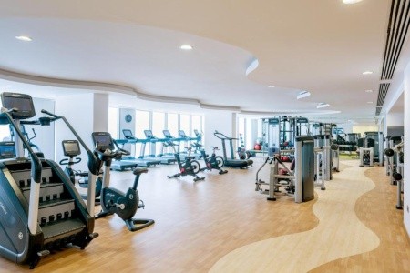 Omán Muscat Kempinski Muscat 8 dňový pobyt Raňajky Letecky Letisko: Viedeň April 2026 (28/04/26- 5/05/26)