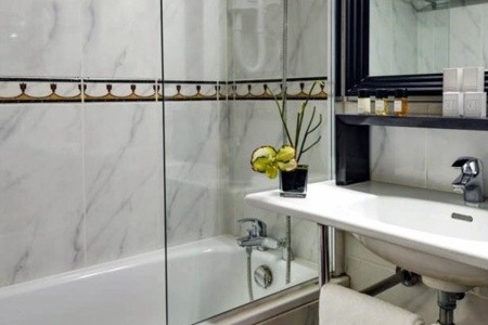 Francúzsko Paríž Le Patio Bastille 13 dňový pobyt Raňajky Letecky Letisko: Praha September 2025 (23/09/25- 5/10/25)