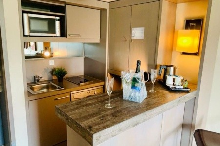 Francúzsko  Standing Hotel Suites By Actisource 9 dňový pobyt Polpenzia Letecky Letisko: Praha September 2025 (29/09/25- 7/10/25)