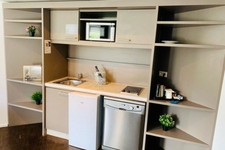 Francúzsko  Standing Hotel Suites By Actisource 9 dňový pobyt Polpenzia Letecky Letisko: Praha September 2025 (29/09/25- 7/10/25)