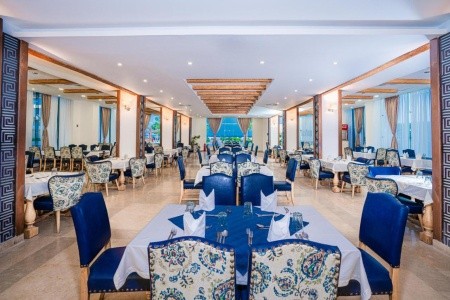 Egypt Hurghada New Eagles Aqua Park Resort 8 dňový pobyt Polpenzia Letecky Letisko: Viedeň June 2026 (29/06/26- 6/07/26)