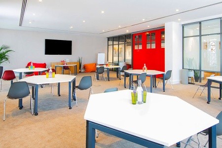 Spojené arabské emiráty Dubaj Rove Dubai Marina 8 dňový pobyt Raňajky Letecky Letisko: Varšava January 2026 (11/01/26-18/01/26)