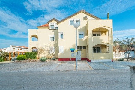 Chorvátsko Severná Dalmácia Apartmány 3298-3609 8 dňový pobyt Bez stravy Vlastná July 2026 (20/07/26-27/07/26)