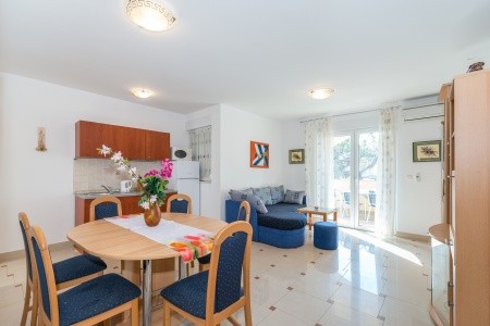 Chorvátsko Severná Dalmácia Apartmány 3298-3609 8 dňový pobyt Bez stravy Vlastná July 2026 (20/07/26-27/07/26)