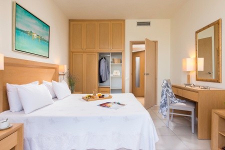 Grécko Chalkidiki Kassandra Palace & Spa 12 dňový pobyt Polpenzia Letecky Letisko: Praha October 2025 ( 1/10/25-12/10/25)