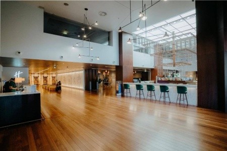 Portugalsko  Holiday Inn Porto - Gaia 4 dňový pobyt Raňajky Letecky Letisko: Viedeň February 2026 (18/02/26-21/02/26)