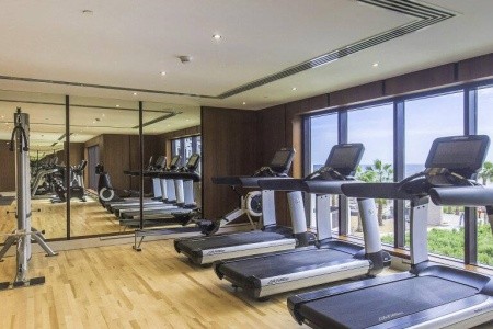 Spojené arabské emiráty Fujairah Intercontinental Fujairah Resort 5 dňový pobyt Raňajky Letecky Letisko: Praha April 2026 ( 7/04/26-11/04/26)