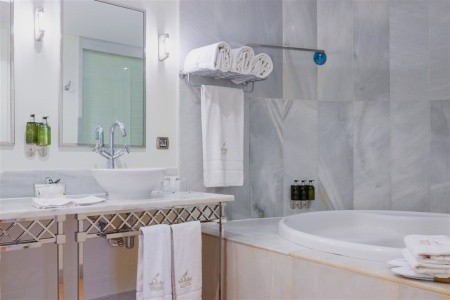 Gran Bahia Del Duque Resort - 29