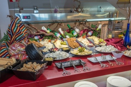 Kanárske ostrovy Tenerife Hovima Costa Adeje 6 dňový pobyt All Inclusive Letecky Letisko: Budapešť May 2026 (13/05/26-18/05/26)