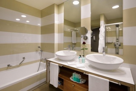 Kanárske ostrovy Tenerife Jardines De Nivaria 5 dňový pobyt Raňajky Letecky Letisko: Budapešť May 2026 (10/05/26-14/05/26)