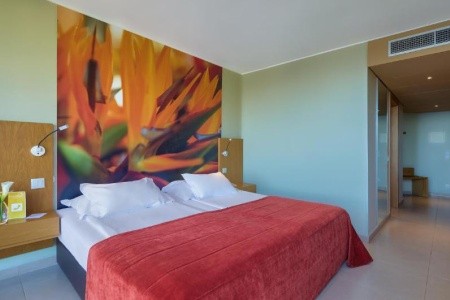 Madeira Caniço The Views Oasis 8 dňový pobyt Polpenzia Letecky Letisko: Budapešť September 2026 ( 7/09/26-14/09/26)