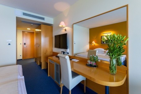 Chorvátsko Makarská riviéra Saudade 7 dňový pobyt Polpenzia Vlastná August 2026 ( 4/08/26-10/08/26)