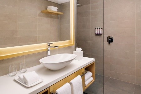 Spojené arabské emiráty Ras Al Khaimah Mövenpick Resort Marjan Island (Ras Al Khaimah) 11 dňový pobyt Polpenzia Letecky Letisko: Praha April 2026 (25/04/26- 5/05/26)