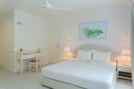 Equator Village - 12