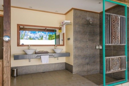 Canareef Resort Maldives (Herathera) - 11