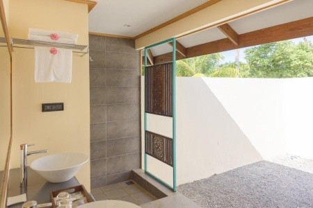 Canareef Resort Maldives (Herathera) - 15