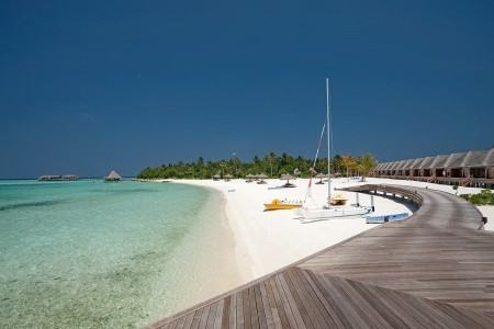 Constance Moofushi - 8