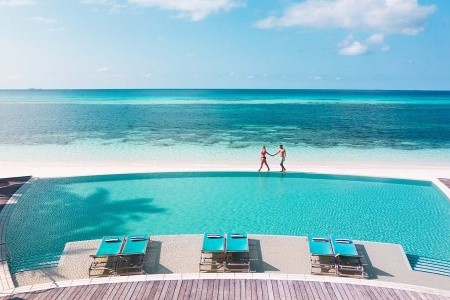 Maldivy Lhaviyani Atol Kuredu Island Resort 9 dňový pobyt Plná penzia Letecky Letisko: Praha May 2026 (18/05/26-26/05/26)