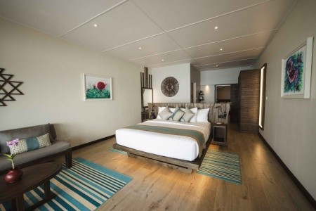 Maldivy Lhaviyani Atol Kuredu Island Resort 9 dňový pobyt Plná penzia Letecky Letisko: Praha May 2026 (18/05/26-26/05/26)