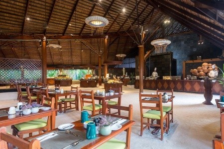 Maldivy Lhaviyani Atol Kuredu Island Resort 9 dňový pobyt Plná penzia Letecky Letisko: Praha May 2026 (18/05/26-26/05/26)