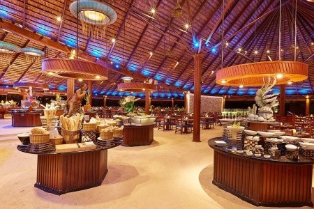 Maldivy Lhaviyani Atol Kuredu Island Resort 9 dňový pobyt Plná penzia Letecky Letisko: Praha May 2026 (18/05/26-26/05/26)